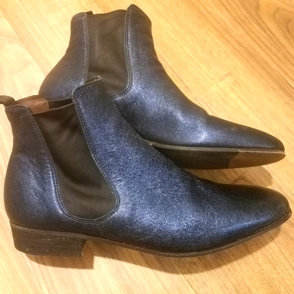 BOEMOS Chelsea Leather Ankle Booties